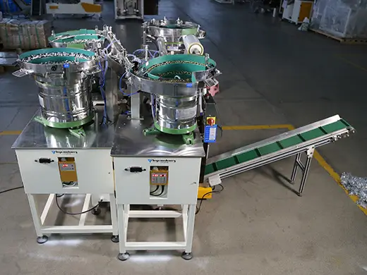 4-Bowl-Screw-Counting-Packing-Machine3