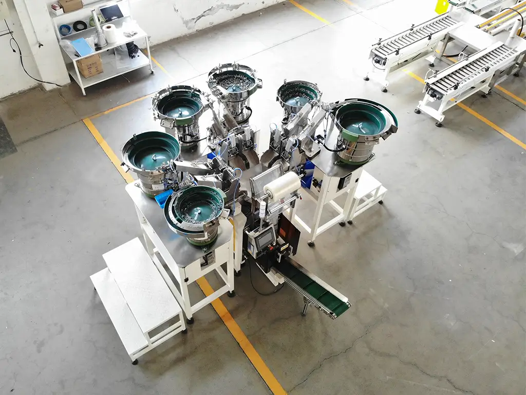 Fastener Counting Packaging Machine With 6 Vibrating Bowl Feeders